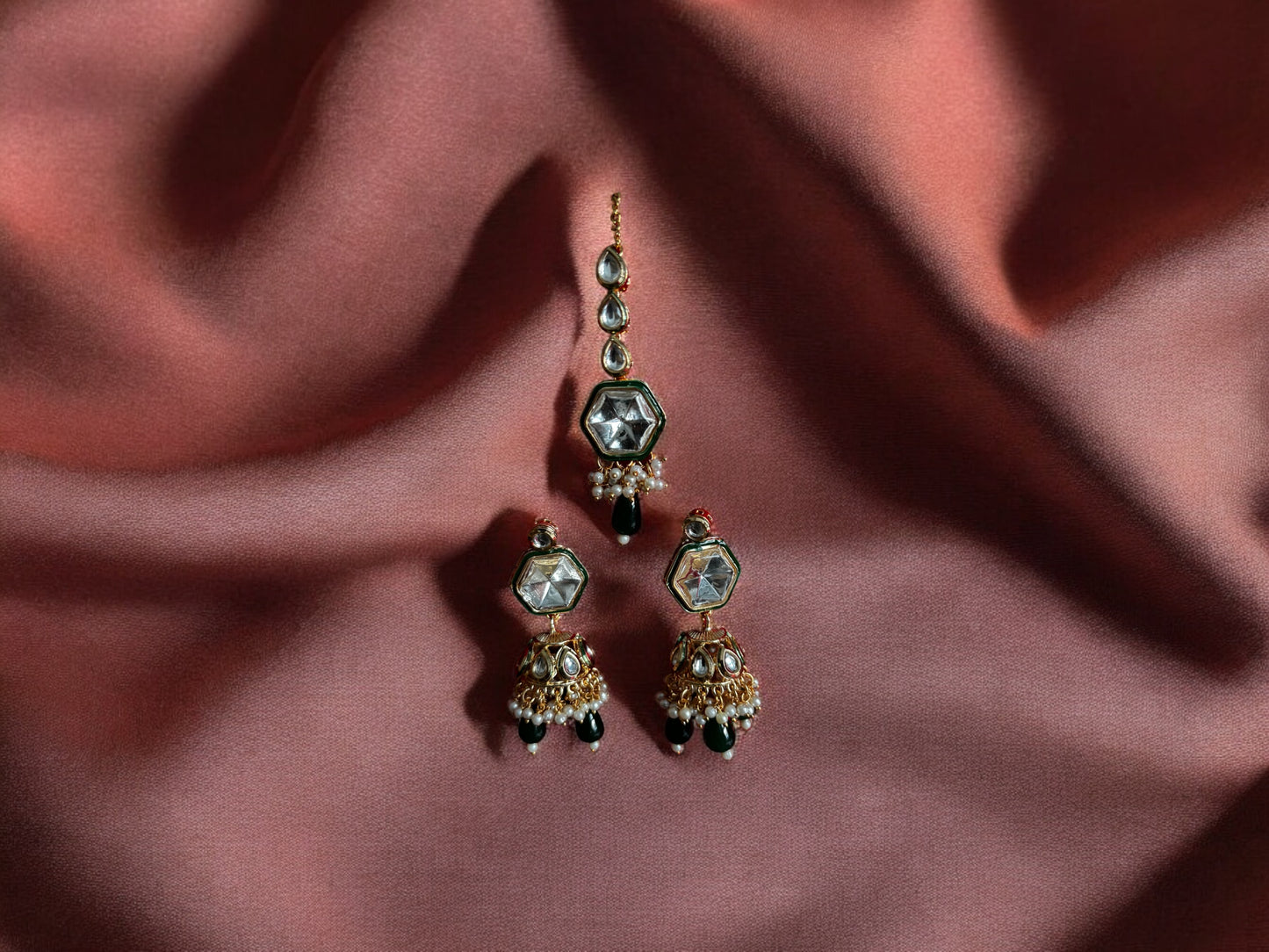 Kundan necklace with jhumki and tikka